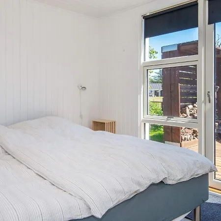 6 Person Holiday Home In L Gst R