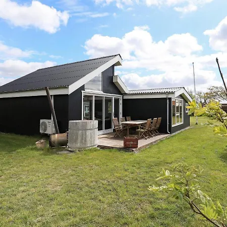 6 Person Holiday Home In L Gst R *
